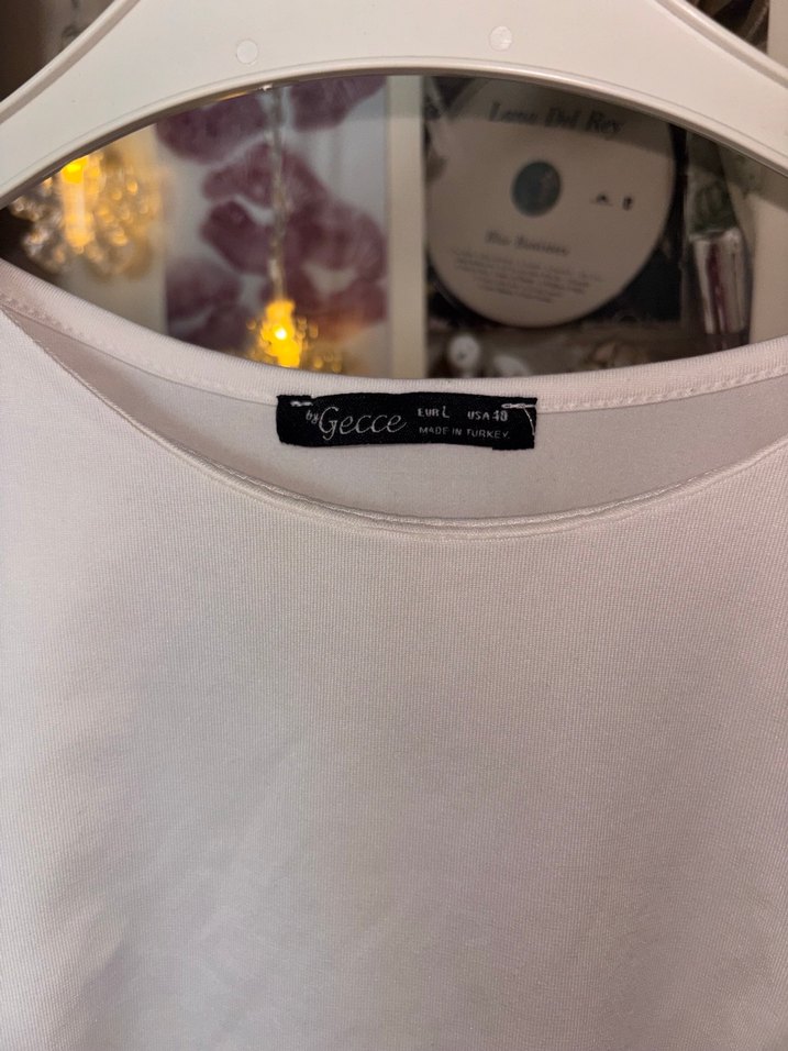 Sırt dekolteli beyaz crop - Görsel 4