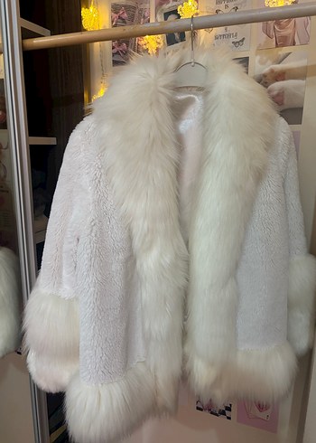 Beyaz Tüylü kürk - Görsel 2