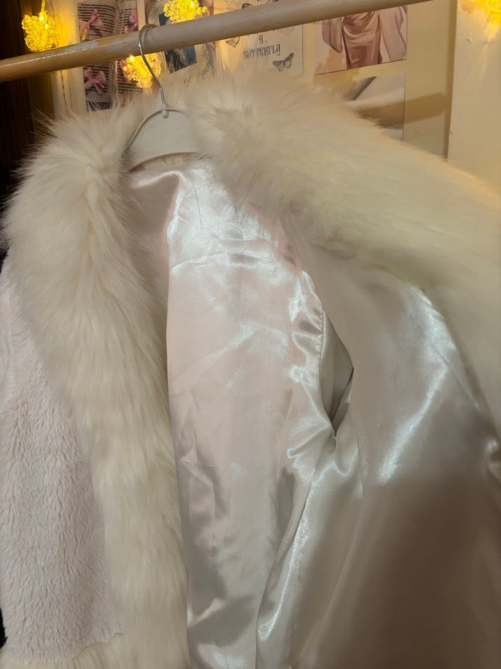 Beyaz Tüylü kürk - Görsel 3