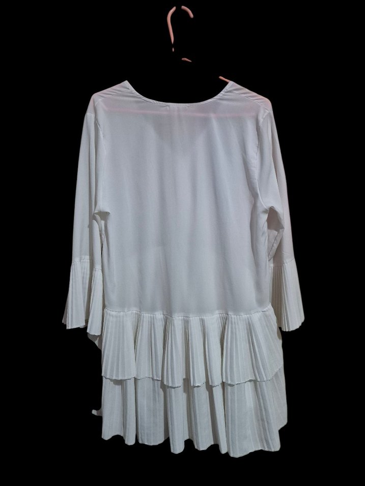 Beyaz Pilili V Yaka Yarım Kol Kadın Gömlek - Görsel 2