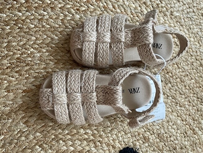 Zara çocuk sandalet