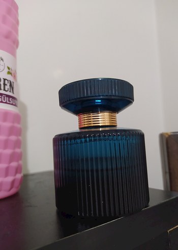Kadın Parfümü Mavi Şişede - Görsel 3