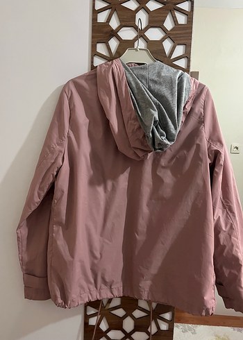 Pembe Kapüşonlu Kadın Yağmurluk - Görsel 3