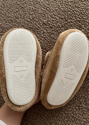 Kız Çocuk Kahverengi Nakışlı Sıcak Ev Terliği - Görsel 3