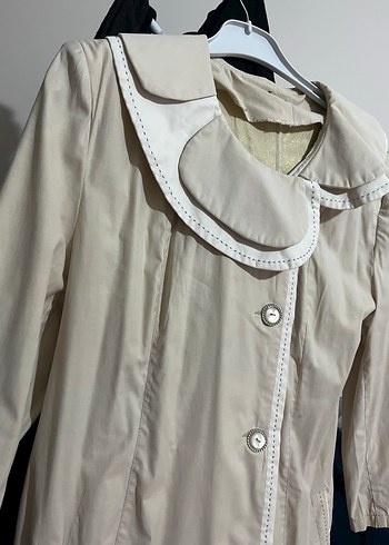 Düğmeli Uzun Bej Kadın Trençkot - Görsel 2