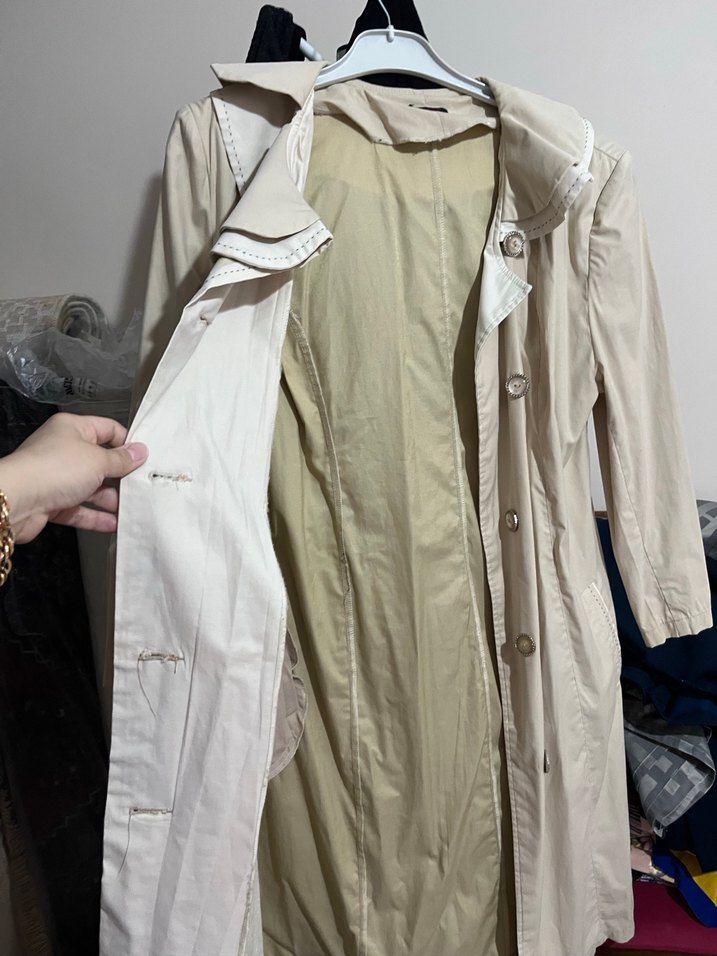 Düğmeli Uzun Bej Kadın Trençkot - Görsel 4