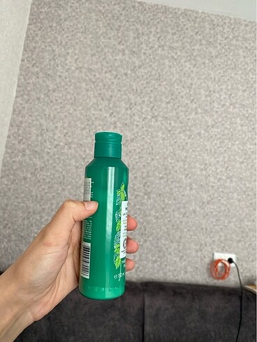 Yves Rocher anında matlık sağlayan pudralı tonik - Görsel 12