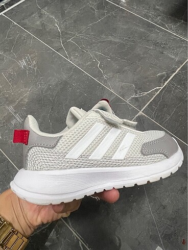 25 Beden Adidas spor ayakkabı