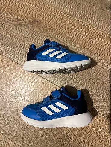 Adidas spor ayakkabı