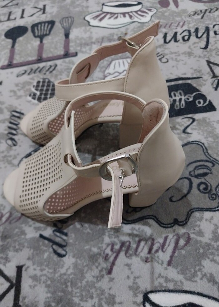 Topuklu ayakkabi - Görsel 4