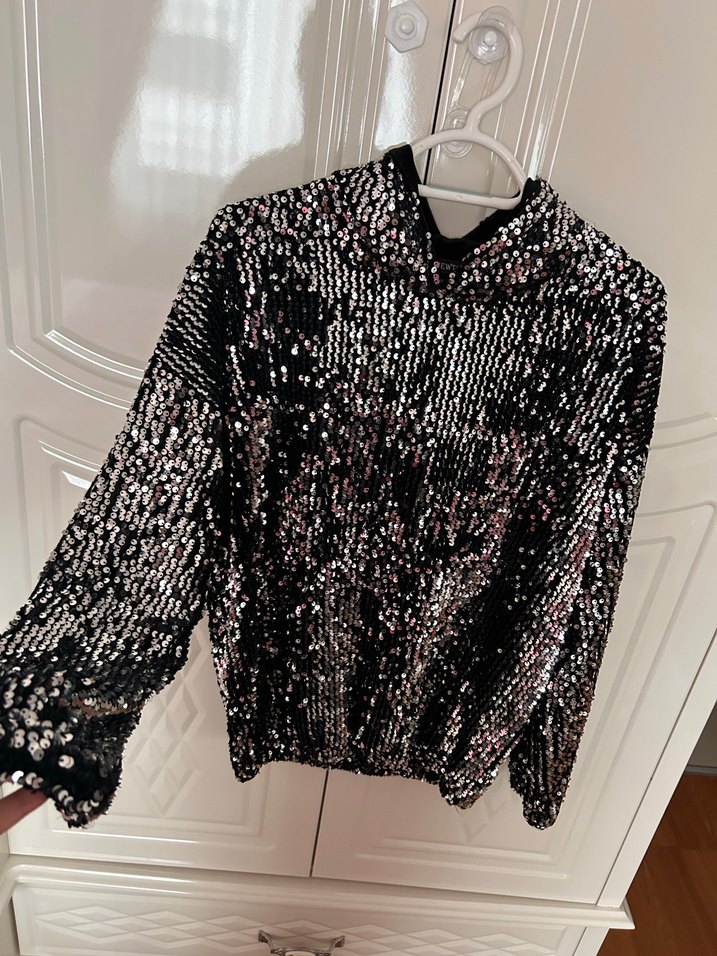 Siyah Pul Payetli Kapüşonlu Kadın Sweatshirt - Görsel 3