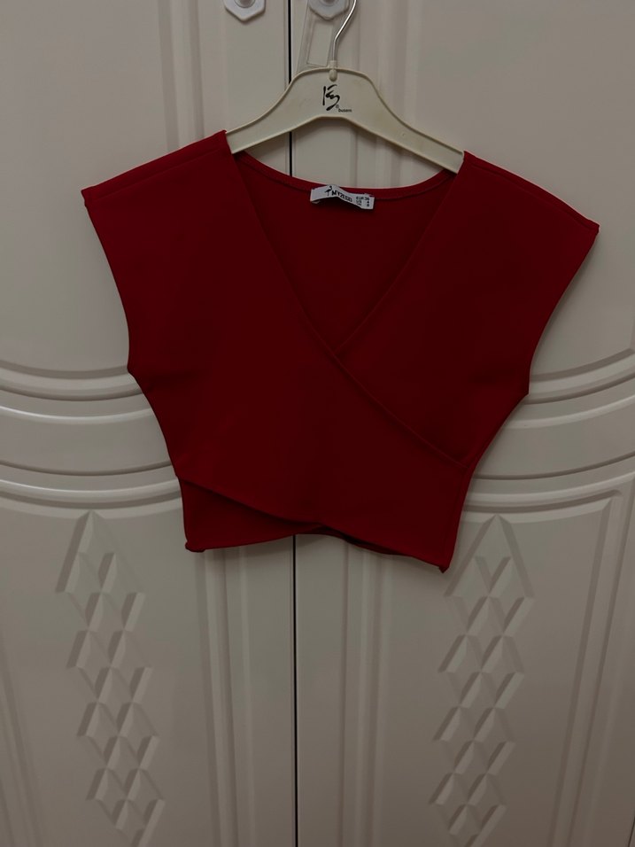 Bordo V Yaka Kolsuz Mini Bluz - Görsel 2