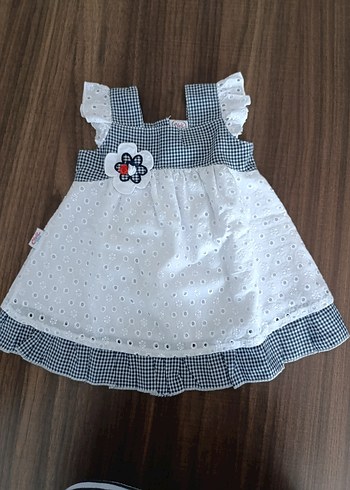 Kız Çocuk Beyaz Fırfırlı Nakışlı Elbise