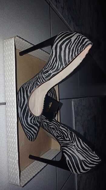 39 Beden Çok çok şık bir stiletto