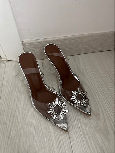 Şeffaf taşlı stiletto