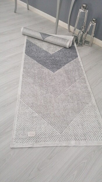 Kaymaz taban halı 80x300