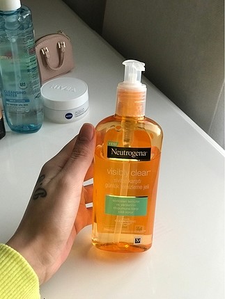 Neutrogena yüz temizleme