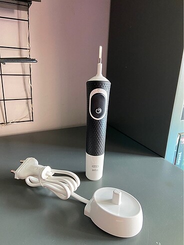 Oral-B Elektrikli Diş Fırçası Siyah