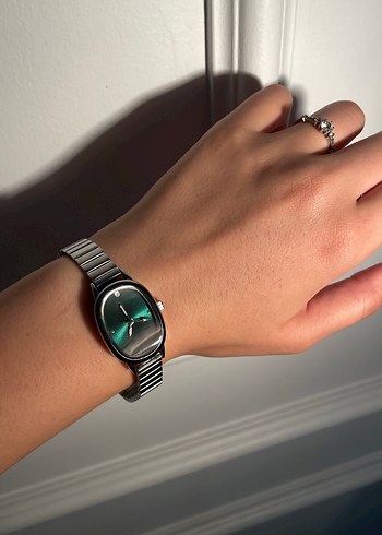 Parlak Yeşil Minimalist Kadın Kol Saati