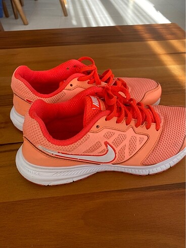 39 Beden turuncu Renk Orjinal Nike