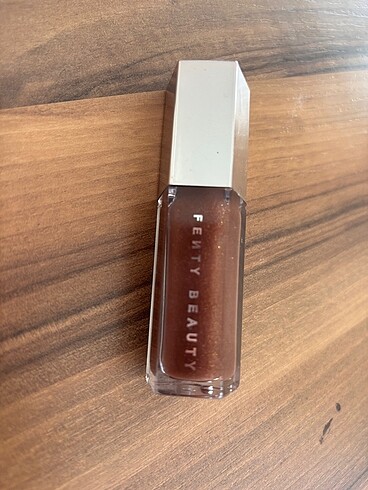Orijinal fenty hot chocolate gloss