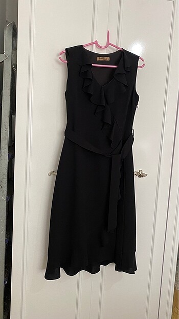 38 Beden siyah Renk Siyah fırfırlı abiye elbise