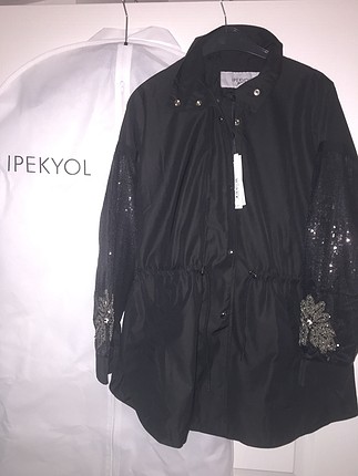 34 Beden İpekyol Yeni Sezon El İşlemeli Şık Yağmurluk Parka