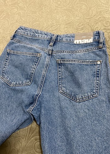 Mavi Düğmeli Kadın Midi Boy Bol Kesim Jean - Görsel 6