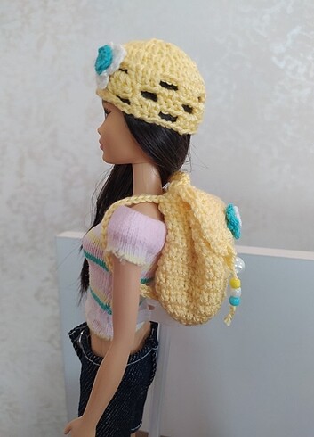 Sıet cantasi ile barbie kombini:)
