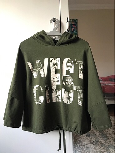 kapüşonlu sweatshirt