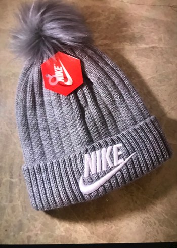 Nike Gri Kadin Orgu Bere