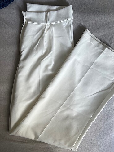 Beyaz kumaş pantalon