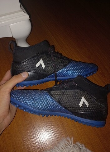 41 Beden Adidas Krampon 41,5 numara