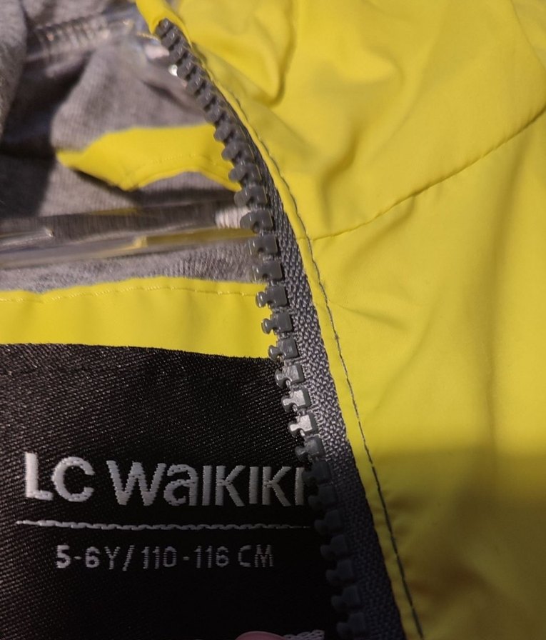 Kapüşonlu Gri Erkek Çocuk Yağmurluk - Görsel 3