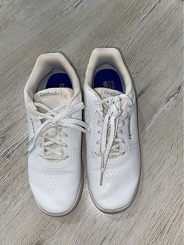 reebok beyaz spor ayakkabı