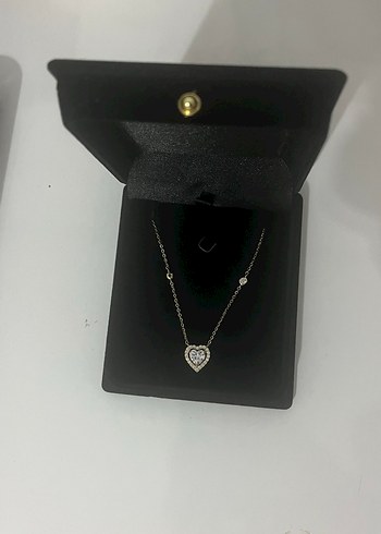 Altın Renkli Kalp Detaylı Kolye - Görsel 2