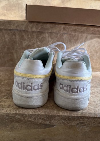 Adidas Beyaz Bağcıklı Kadın Spor Ayakkabı - Görsel 5