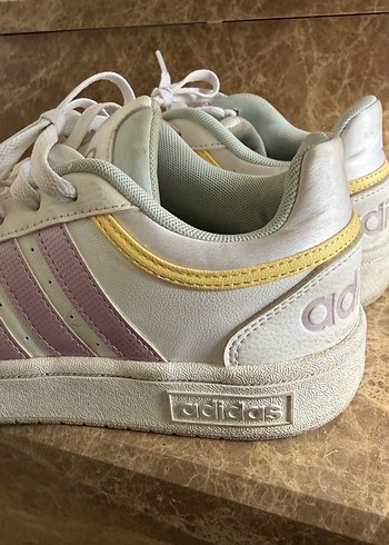 Adidas Beyaz Bağcıklı Kadın Spor Ayakkabı - Görsel 3