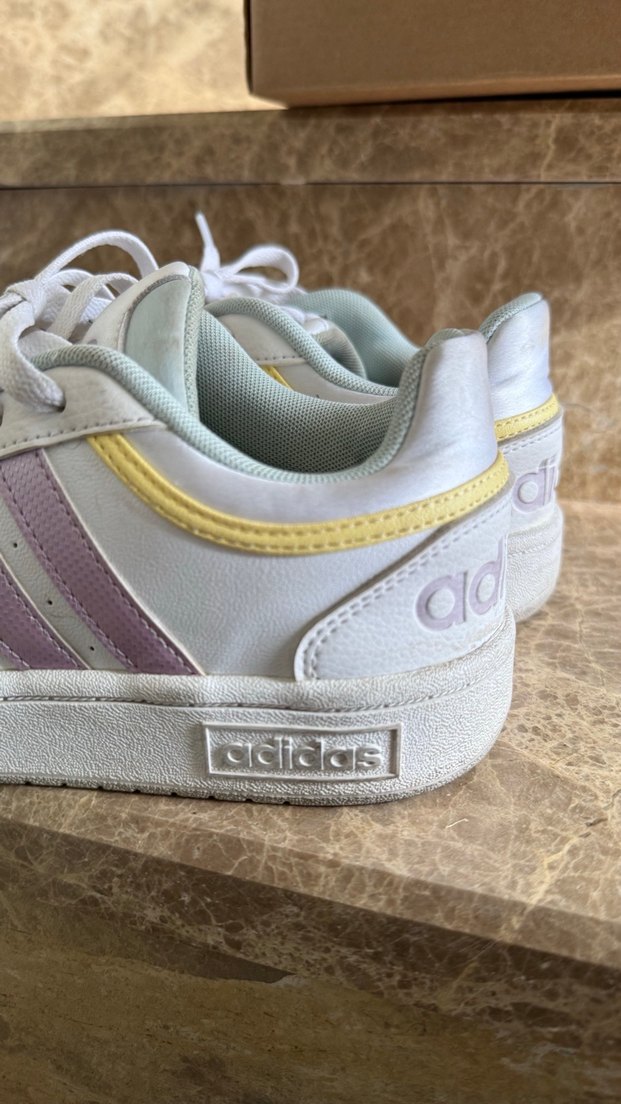 Adidas Beyaz Bağcıklı Kadın Spor Ayakkabı - Görsel 4