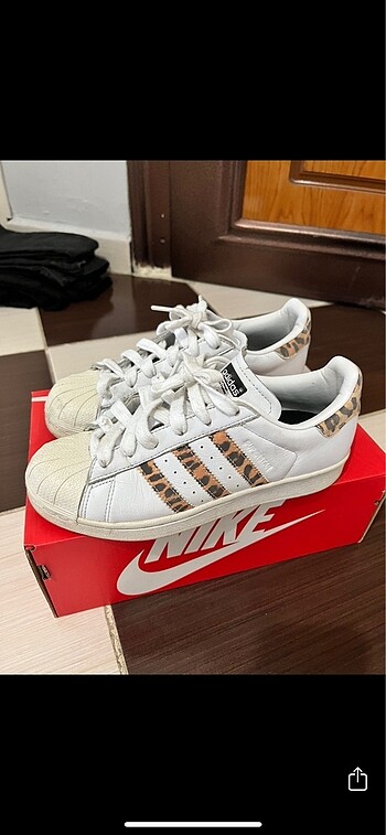 36 Beden beyaz Renk Adidas kadın ayakkabı