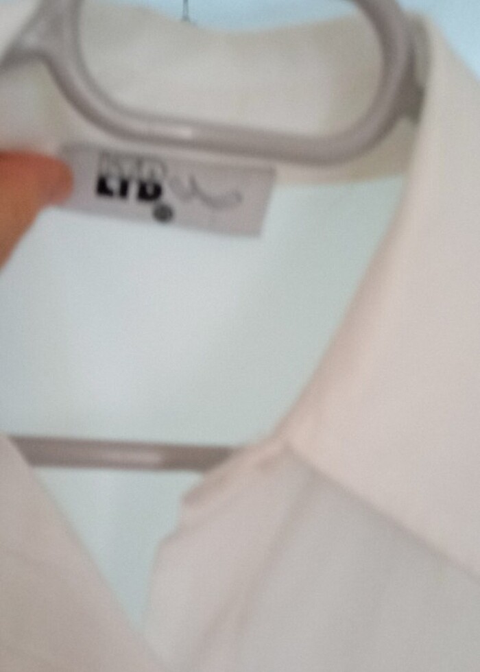 Ürün yeni tek bir defa giyildi ve bir kere yıkanıp ütülendi - Görsel 3