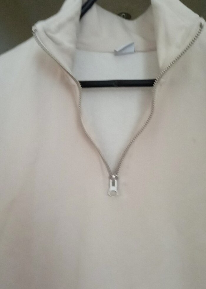 Yakası fermuarlı rahat bir üst bay bayan giyebilir - Görsel 3