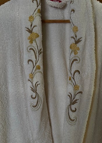 Nakışlı Kadın Bornoz - Görsel 2