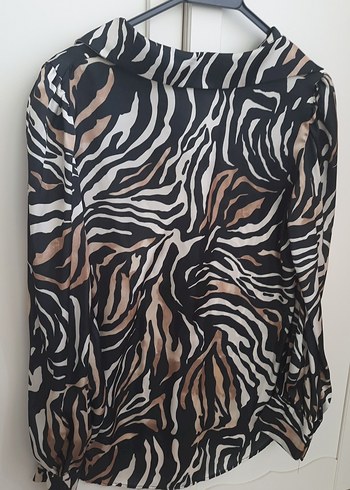 38 Beden kahverengi Renk Zebra Desenli V Yaka Kadın Gömlek
