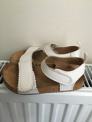25 Beden H&M Kız Çocuk Sandalet