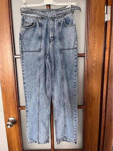 Trendyol yüksek bel kemerli jean pantolon