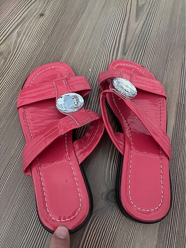 Crocs 36 numara sıfır rugan terlik