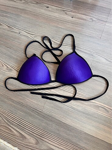 Sıfır bikini üstü