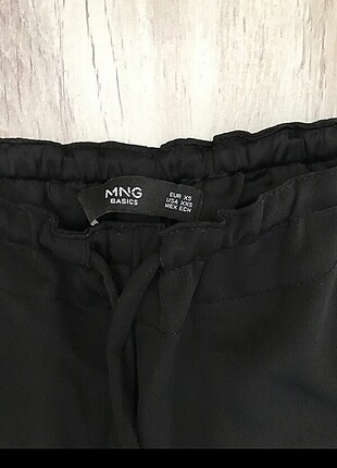 xs Beden Mango kısa pantolun