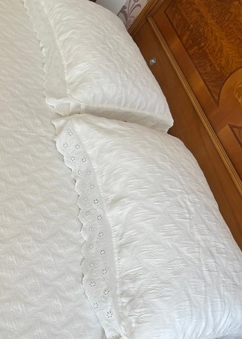 Karaca Home Nakışlı Beyaz Yatak Örtüsü